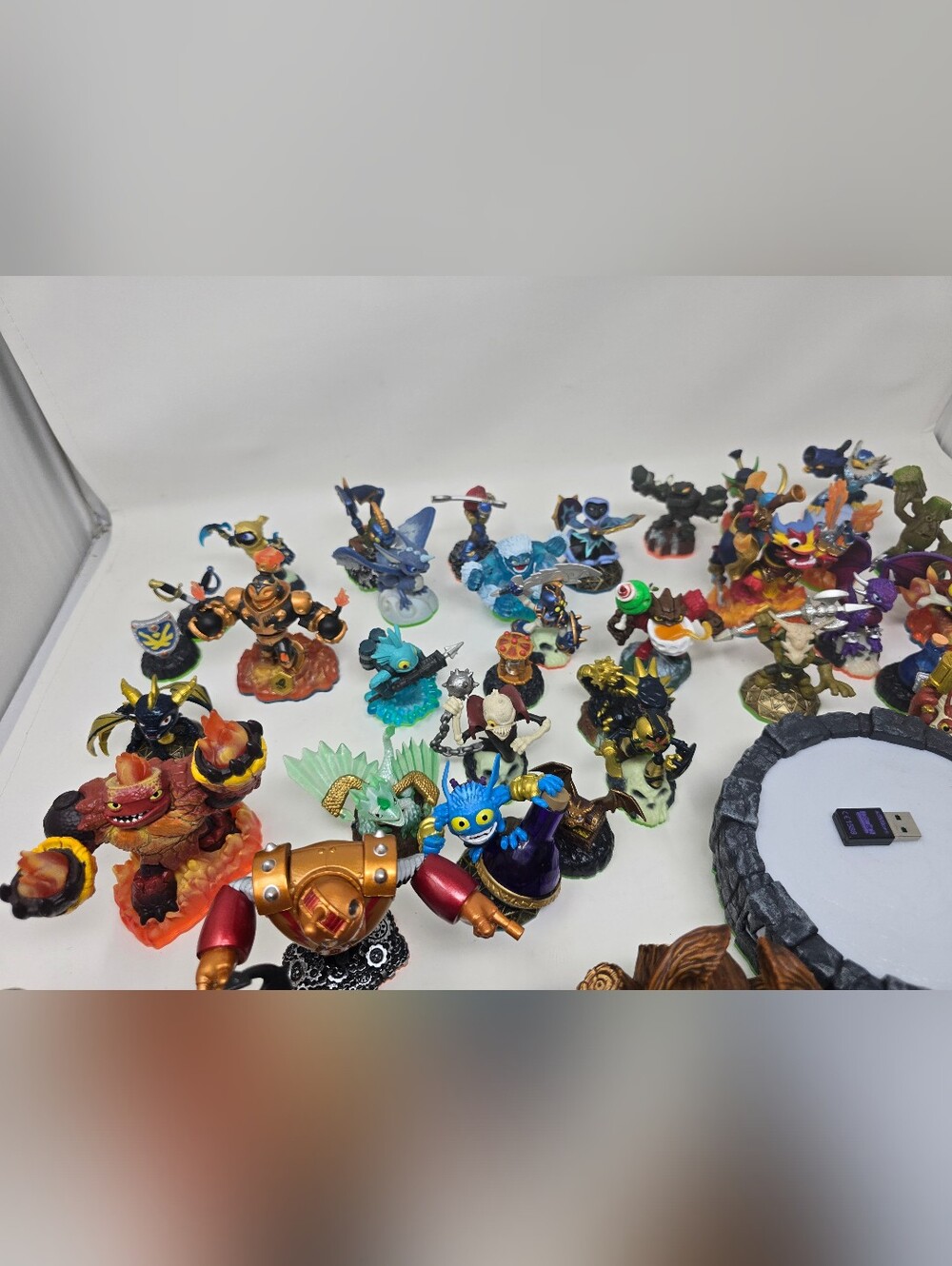Huge Lot Of Activision Skylanders Figures Swap Force Action Figures Bag Stage - Picture 6 of 14